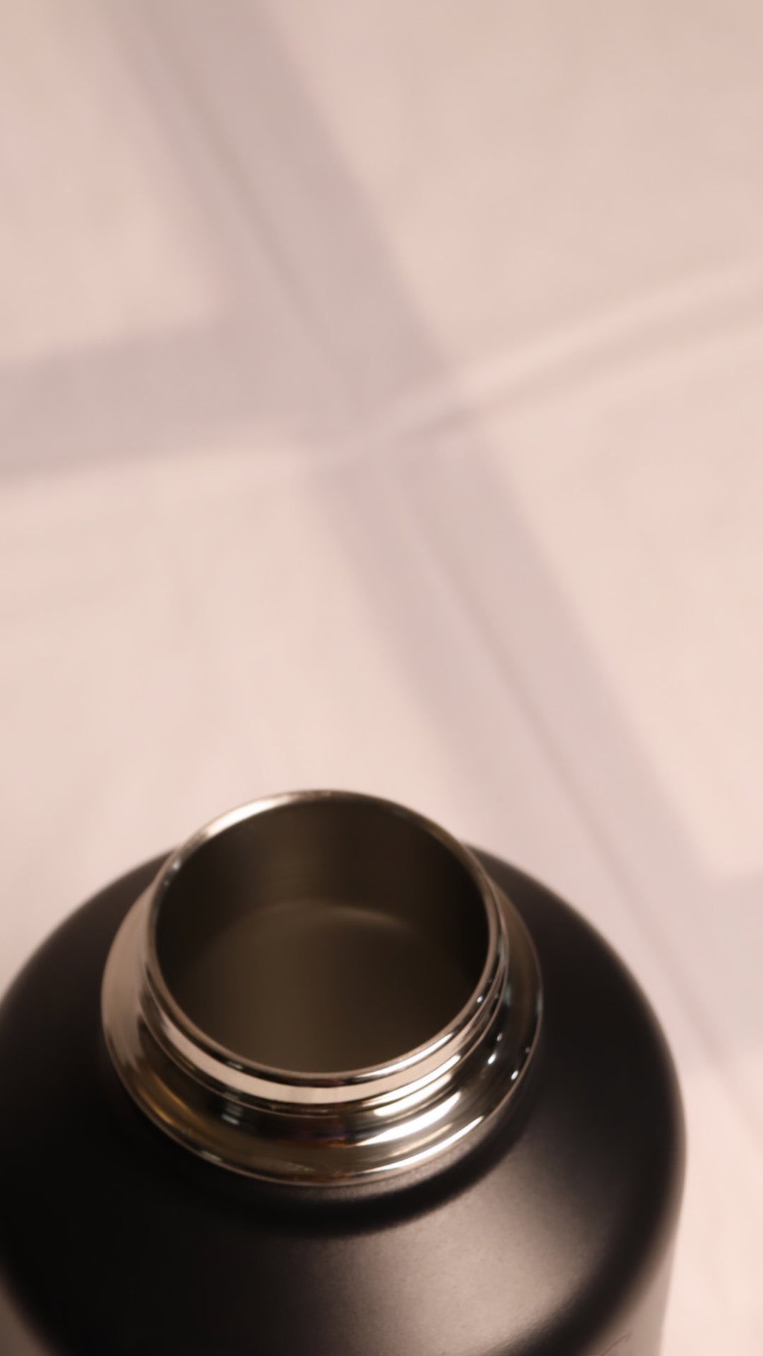 64 oz. DOUBLE INSULATED STAINLESS STEEL WATER BOTTLE